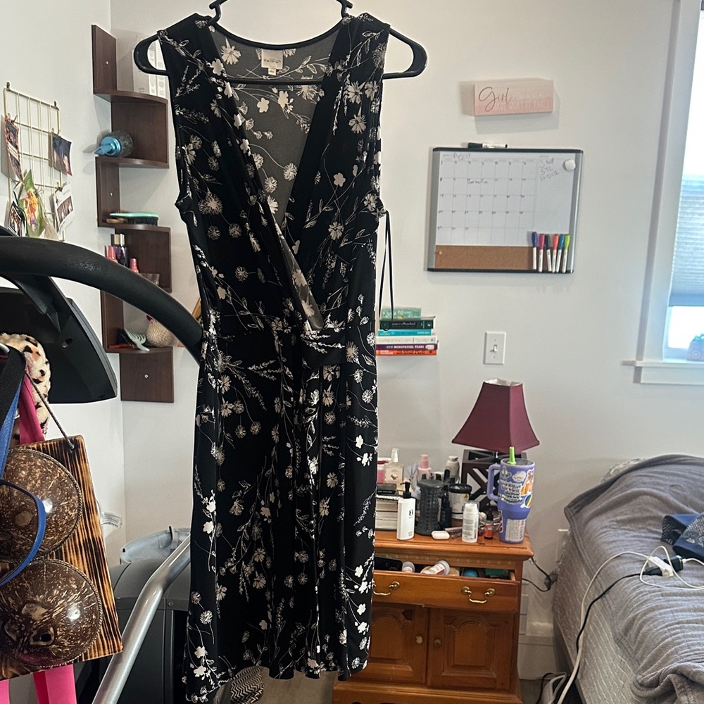 Kaileigh Black and White Floral Midi Dress